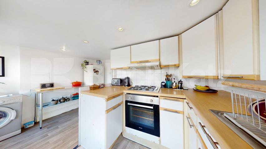 Located only a short walk to Angel station and the popular Upper Street Chapel Market, Angel